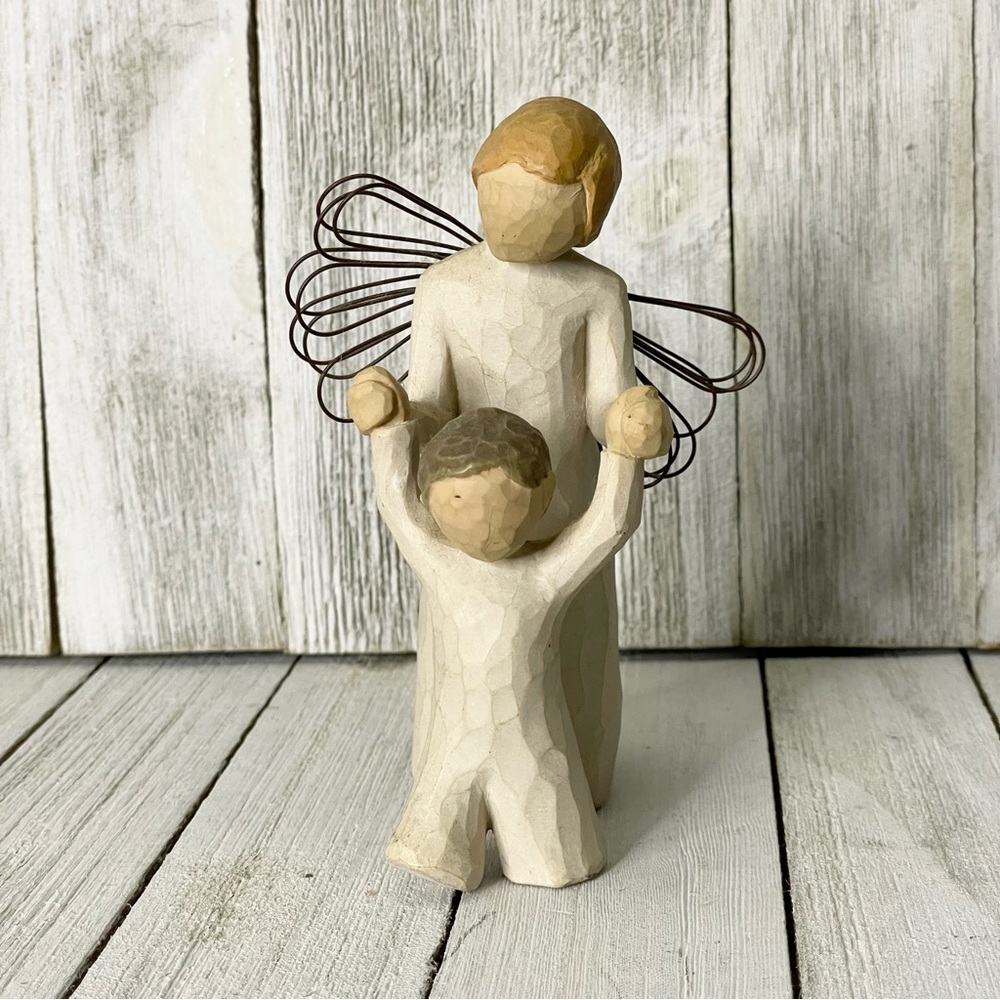 WILLOW TREE Guardian Angel Figurine By Susan Lordi Demdaco 2000 Angel with Child